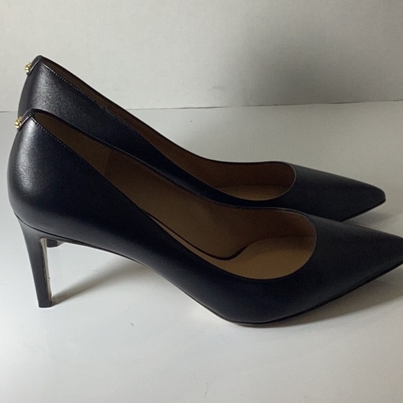 Salvatore Ferragamo Black Leather Women's Pumps - Picture 4 of 11